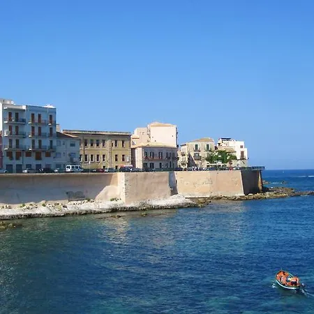 Syrakosia A Ortigia *