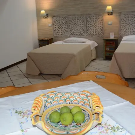 Syrakosia Дом отдыха