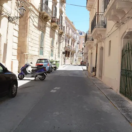 Syrakosia * Сиракузы